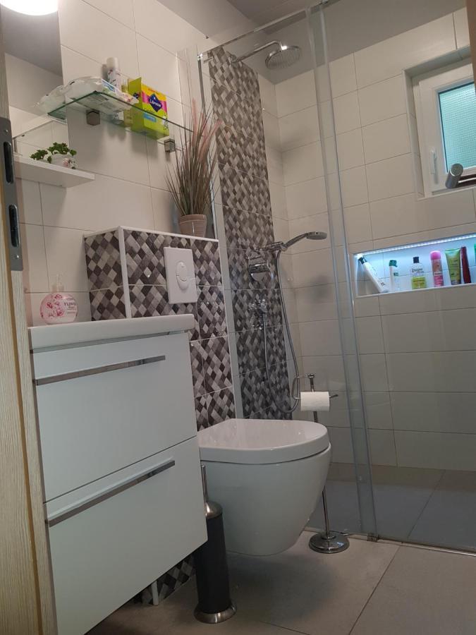Karla Lägenhet Selce Exteriör bild